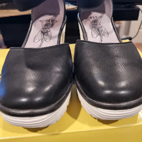 FLY London Women's Brito Sandals Black & Off White Size 37 (US 6-6.5) - Picture 11 of 13